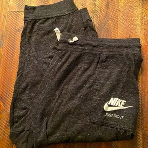 Nike capri joggers, gray 2XL
